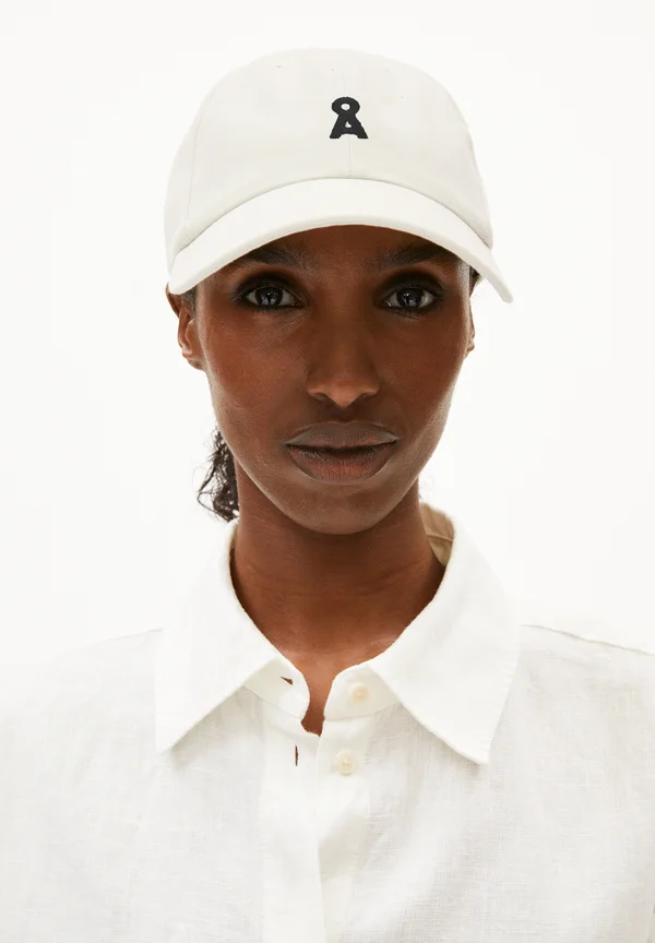 YAANIS BOLD - Cap - oatmilk black