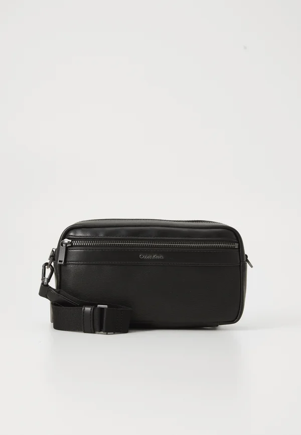 ZIP CAMERA BAG - Cross body bag - black