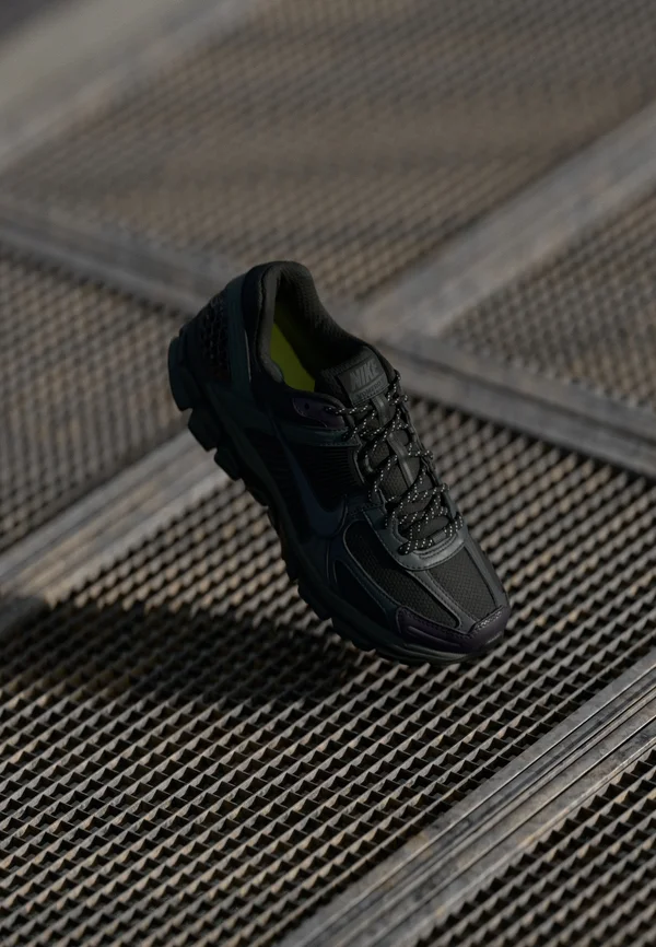 ZOOM VOMERO 5 REFLECTIVE SE 2 - Trainers - black/anthracite/light lemon twist