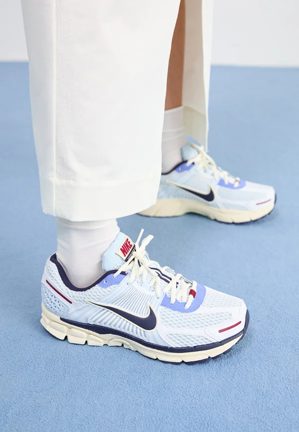 ZOOM VOMERO 5 - Trainers - blue tint/purple ink/coconut milk/polar/team red/white