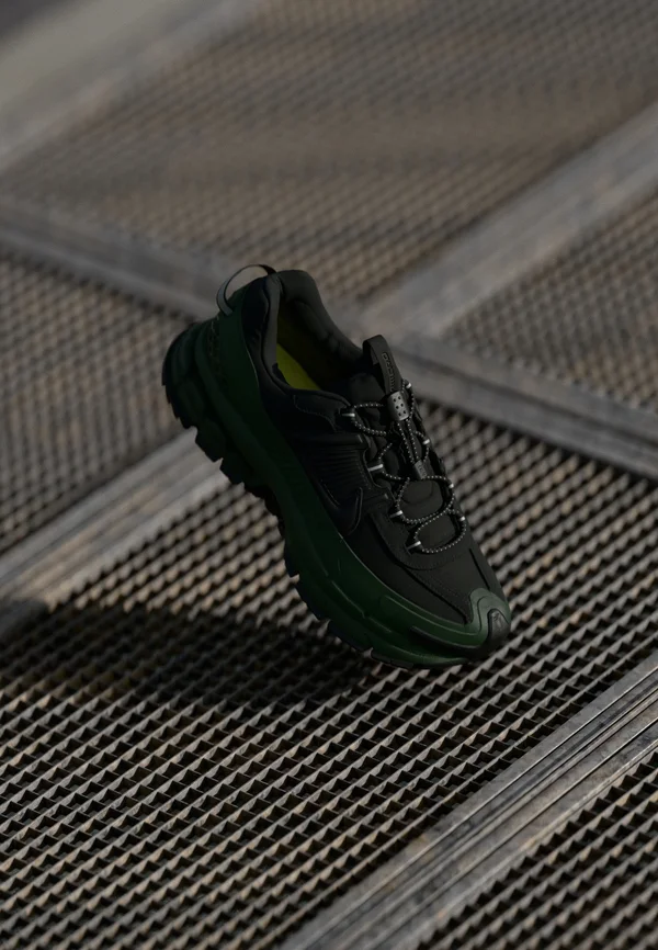 ZOOM VOMERO ROAM UNISEX - Trainers - sequoia/black/light lemon twist